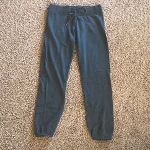 VS Sport sweat capris